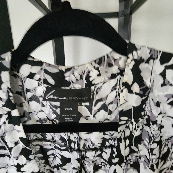 Black, gray and white open Wrap - Picture 4 of 9